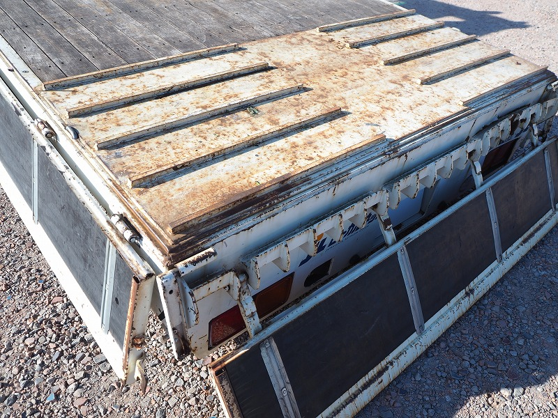 いすゞフォワード4段セルフクレーンラジコン重機回送車|中古トラックの販売・買取・査定のアイナビ