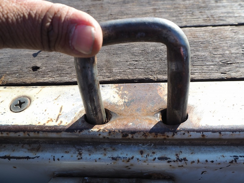 いすゞフォワード4段セルフクレーンラジコン重機回送車|中古トラックの販売・買取・査定のアイナビ