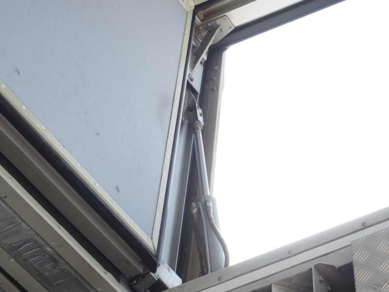 UDトラックス 冷凍ウイング クオン|中古トラックの販売・買取・査定のアイナビ