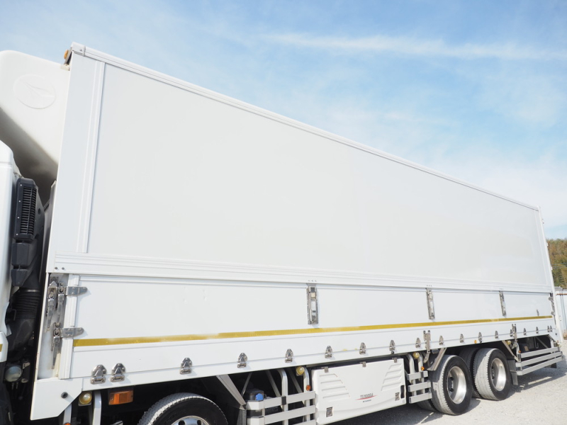 UDトラックス 冷凍ウイング クオン|中古トラックの販売・買取・査定のアイナビ