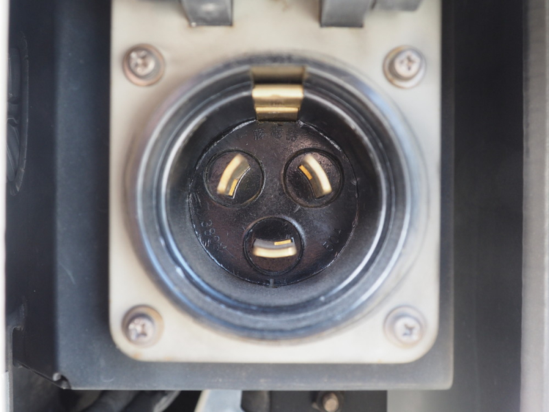 UDトラックス 冷凍ウイング クオン|中古トラックの販売・買取・査定のアイナビ