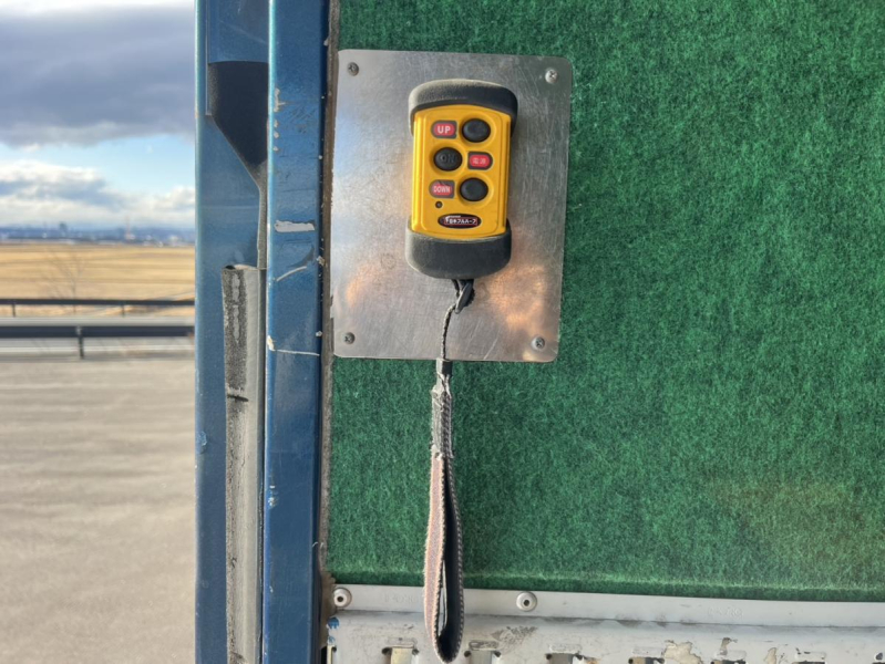 平成26年キャンターアルミバンパワーゲートサイドドアMT5|中古トラックの販売・買取・査定のアイナビ