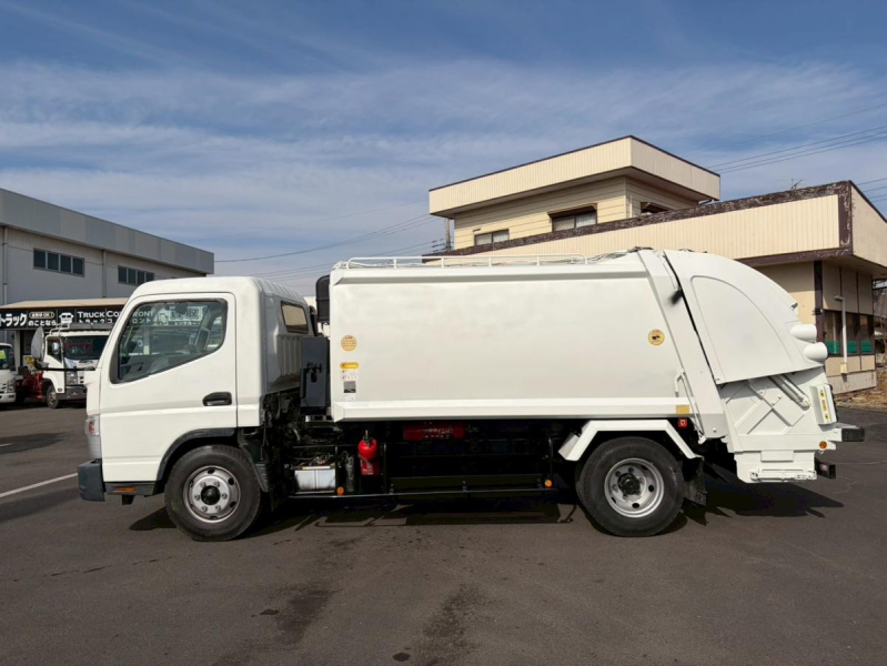 プレス式6.6立米連続スイッチ汚水タンク2.9トン積載ワイド幅|中古トラックの販売・買取・査定のアイナビ