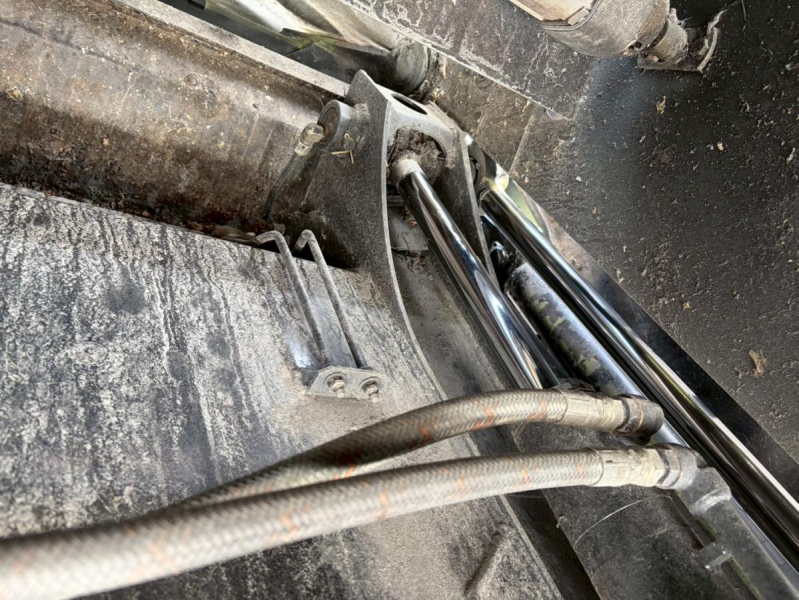 プレス式6.6立米連続スイッチ汚水タンク2.9トン積載ワイド幅|中古トラックの販売・買取・査定のアイナビ