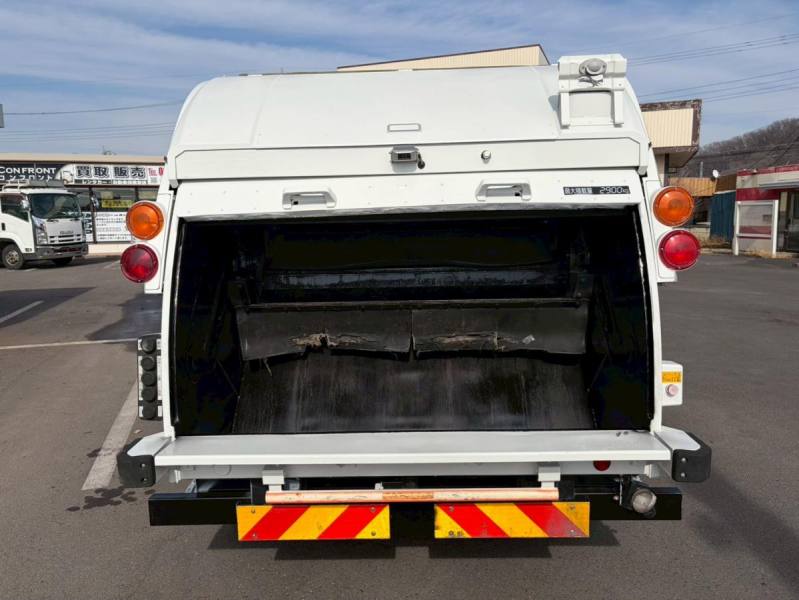 プレス式6.6立米連続スイッチ汚水タンク2.9トン積載ワイド幅|中古トラックの販売・買取・査定のアイナビ