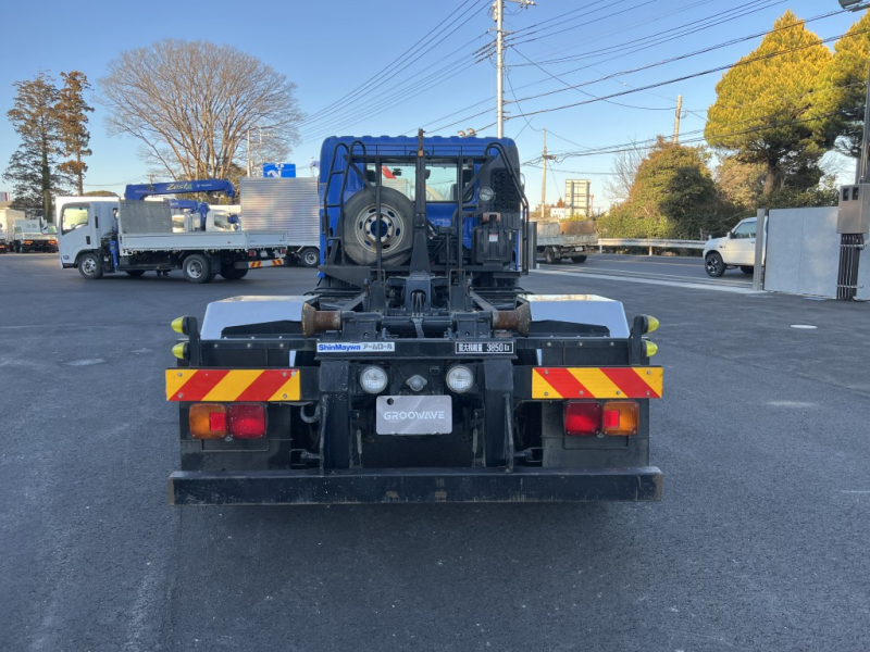 新明和アームロールCCA44-31ベッド付|中古トラックの販売・買取・査定のアイナビ