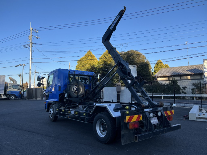 新明和アームロールCCA44-31ベッド付|中古トラックの販売・買取・査定のアイナビ