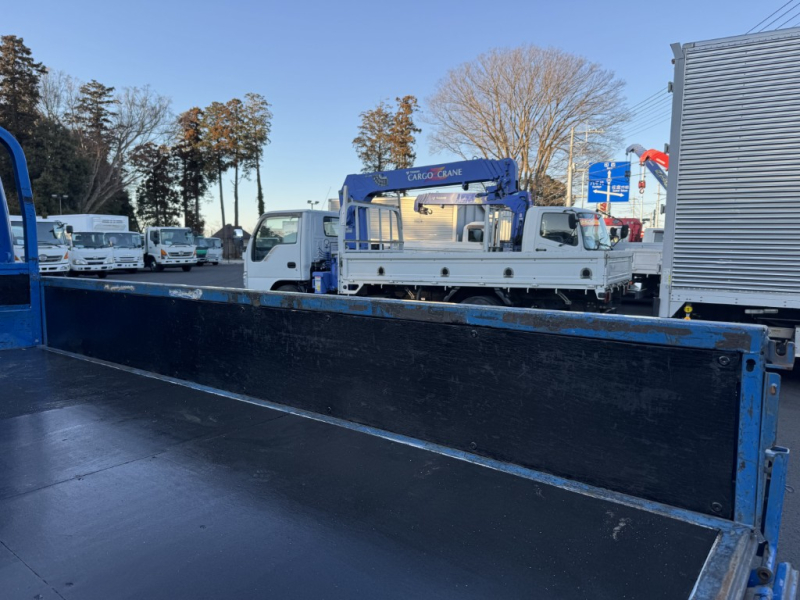 Wキャブ 標準ロング 積載2t|中古トラックの販売・買取・査定のアイナビ