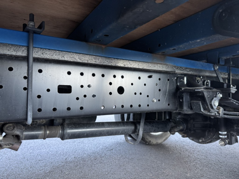 Wキャブ 標準ロング 積載2t|中古トラックの販売・買取・査定のアイナビ