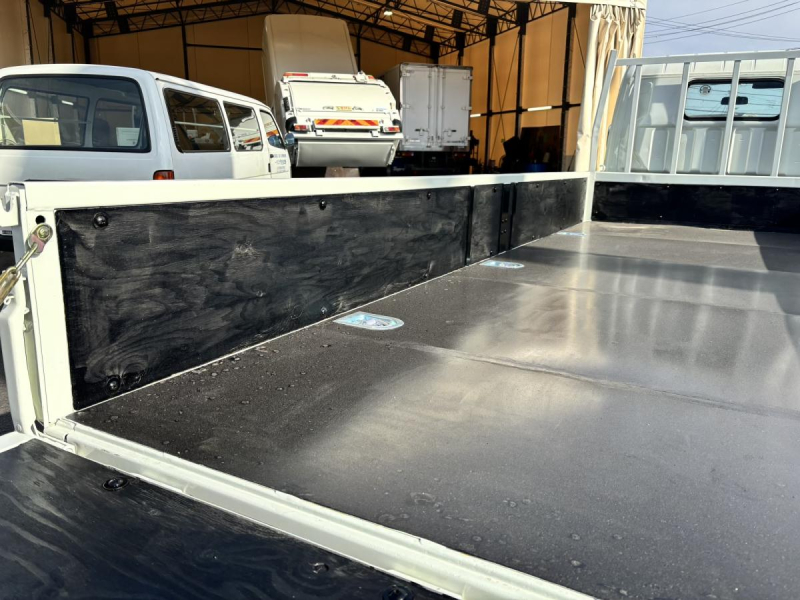 キャンター 標準ロング平ボディー 積載4000kg|中古トラックの販売・買取・査定のアイナビ