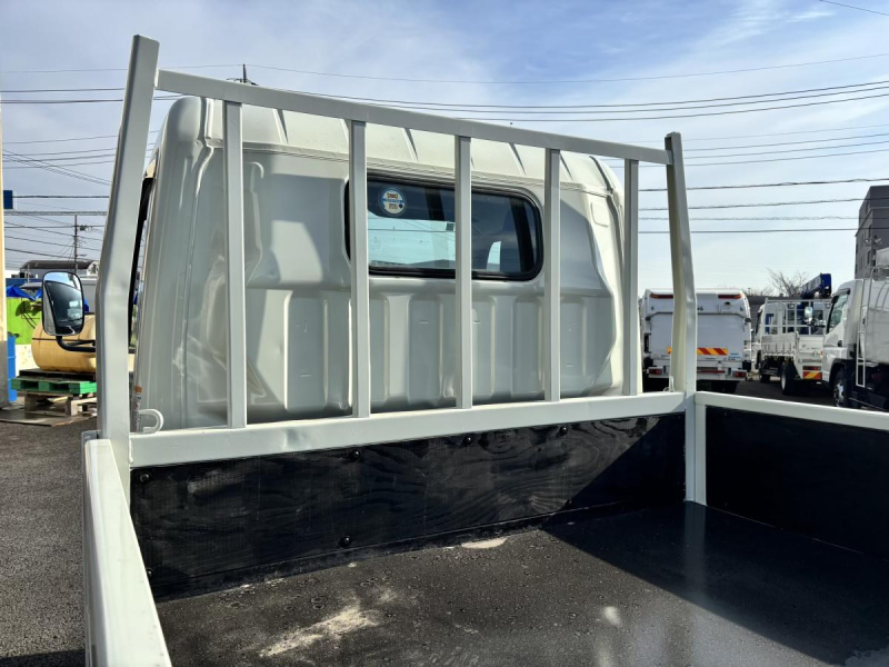 キャンター 標準ロング平ボディー 積載4000kg|中古トラックの販売・買取・査定のアイナビ