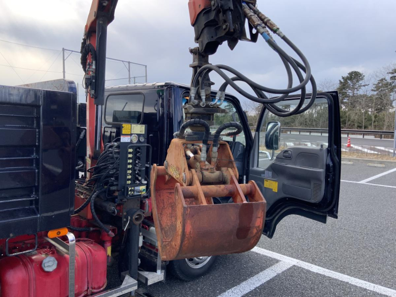 超希少車⭐️H27深ダンプ パルフィンガーグラップルラジコン付|中古トラックの販売・買取・査定のアイナビ