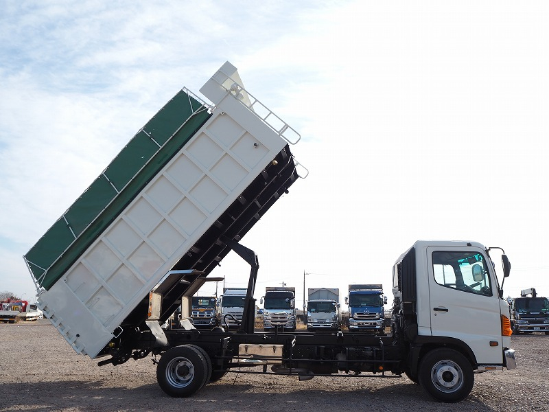 日野レンジャー新明和製12立米深ダンプ電動コボレーン付|中古トラックの販売・買取・査定のアイナビ