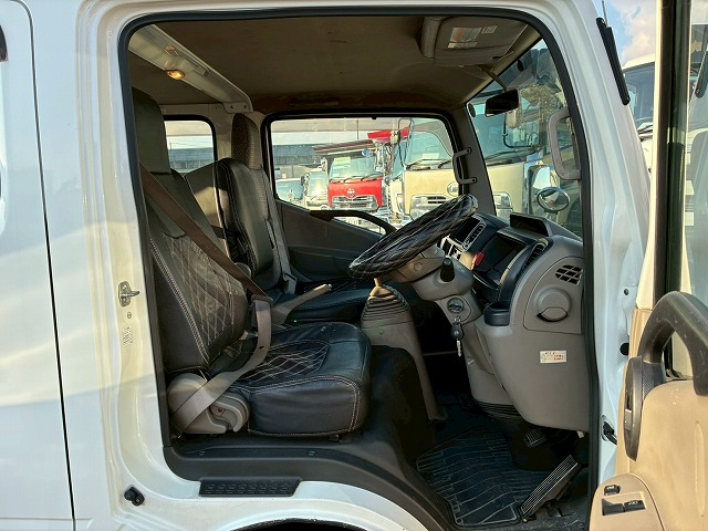 Wキャブ4ナンバー乗車定員6人5速MTマニュアルディーゼル|中古トラックの販売・買取・査定のアイナビ