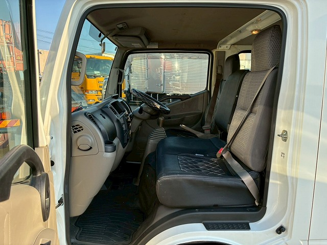 Wキャブ4ナンバー乗車定員6人5速MTマニュアルディーゼル|中古トラックの販売・買取・査定のアイナビ