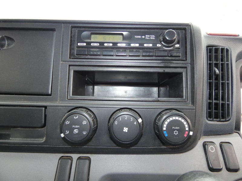 H26 2トン　平ボディ　オ-トマ|中古トラックの販売・買取・査定のアイナビ