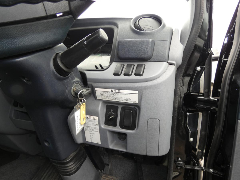 H26 1.5トン 平ボディ　オ-トマ|中古トラックの販売・買取・査定のアイナビ