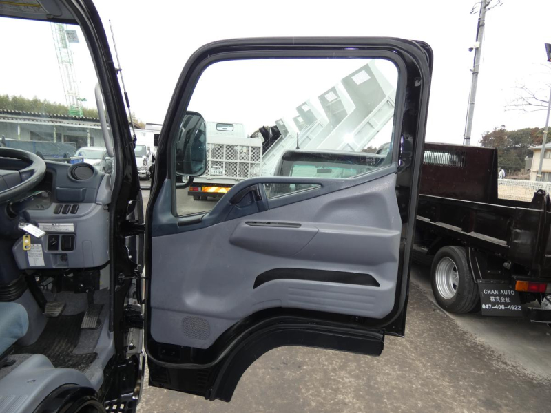 H26 1.5トン 平ボディ　オ-トマ|中古トラックの販売・買取・査定のアイナビ