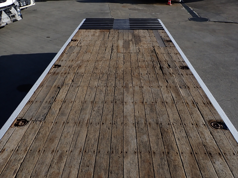 【350027】セルフローダー　ハイジャッキ4段ラジコン油圧切替ウィンチ付|中古トラックの販売・買取・査定のアイナビ