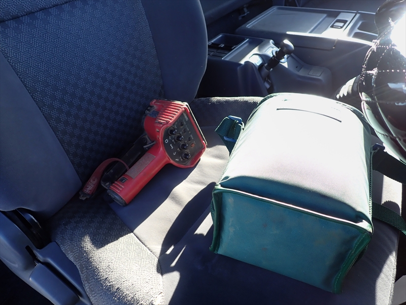 【350027】セルフローダー　ハイジャッキ4段ラジコン油圧切替ウィンチ付|中古トラックの販売・買取・査定のアイナビ