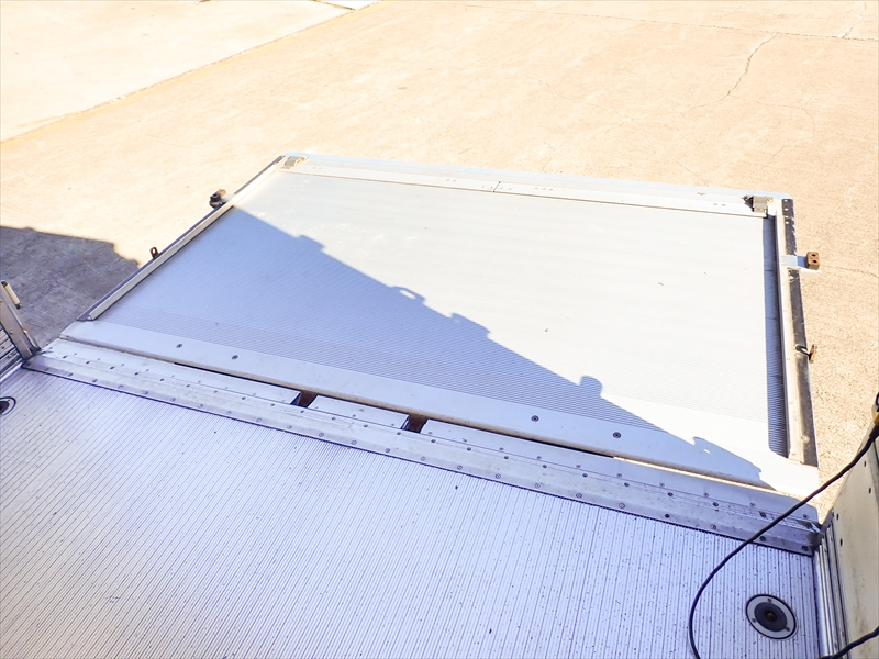 【351328】冷凍車低温仕様-30℃　パワーゲート付|中古トラックの販売・買取・査定のアイナビ