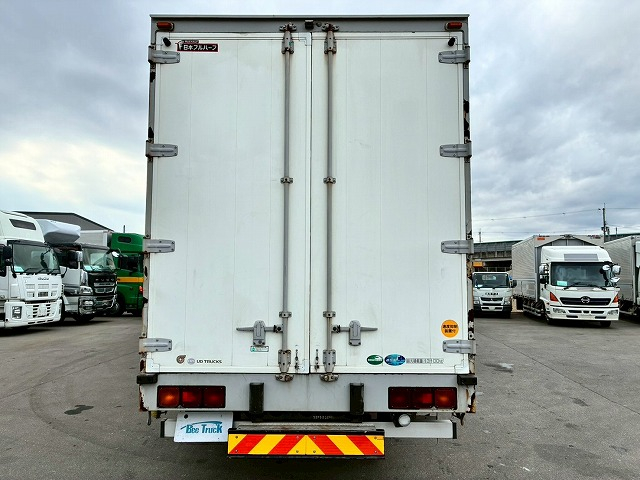 8×4後輪エアサス日本フルハーフ380馬力ATセミオートマ|中古トラックの販売・買取・査定のアイナビ