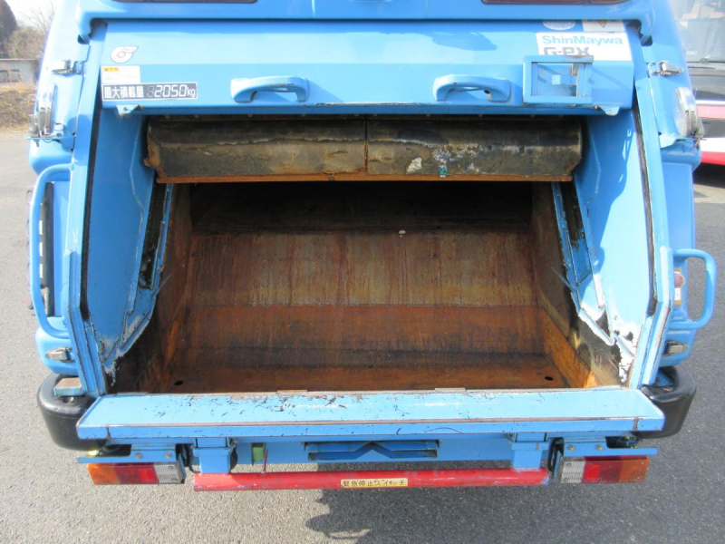 新明和 プレス 6.1m3 標準幅ロング AT 塵芥車 !!|中古トラックの販売・買取・査定のアイナビ