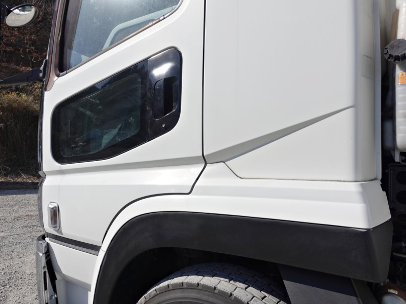 低温冷蔵冷凍大型スタンバイ2エバ|中古トラックの販売・買取・査定のアイナビ