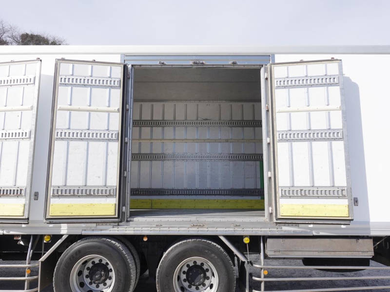 低温冷蔵冷凍大型スタンバイ2エバ|中古トラックの販売・買取・査定のアイナビ