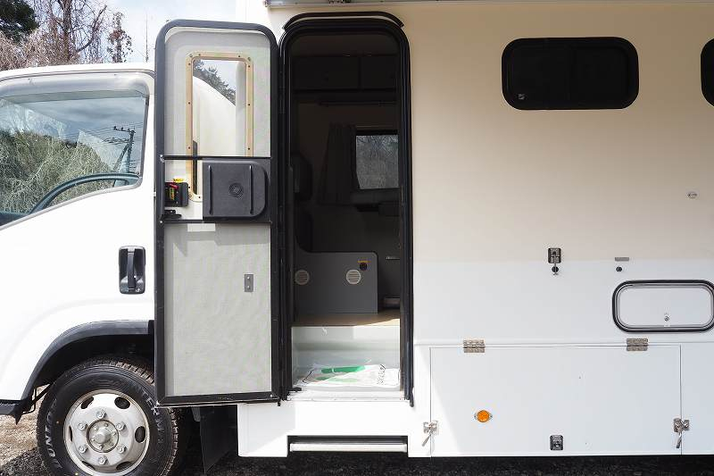 いすゞビーカム4WDキャンピングカーワイドベース|中古トラックの販売・買取・査定のアイナビ