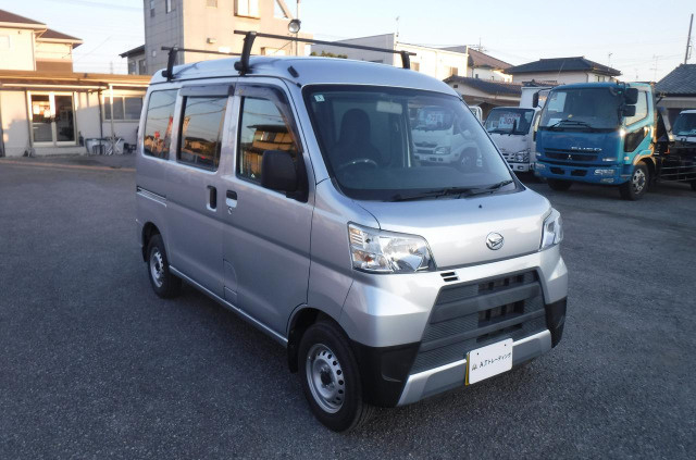 H.31年ダイハツハイゼットカーゴデラックスハイルーフ|中古トラックの販売・買取・査定のアイナビ