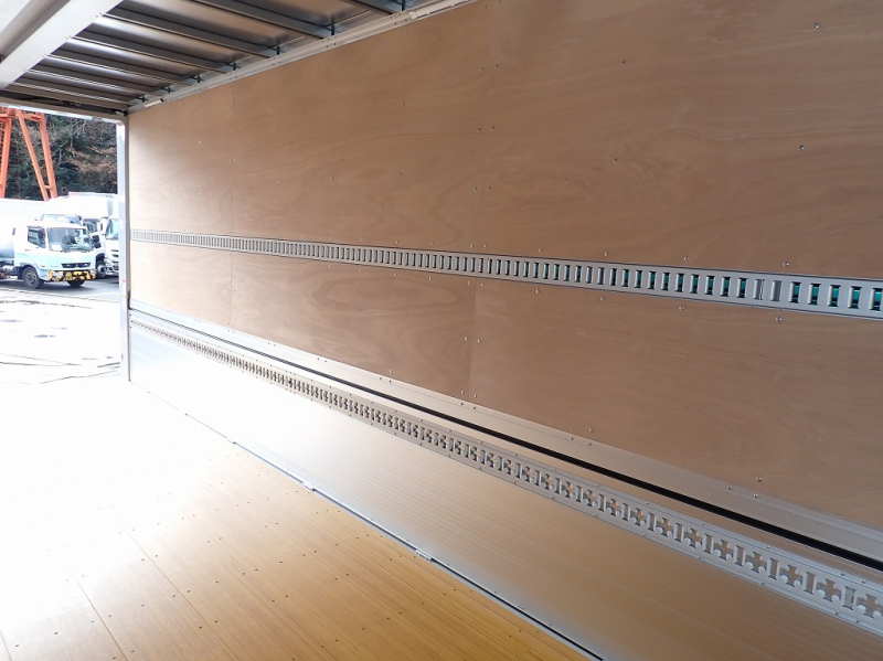 Ⅼ7270 ワイド 後輪エアサス ハイルーフ 240PS 6速|中古トラックの販売・買取・査定のアイナビ