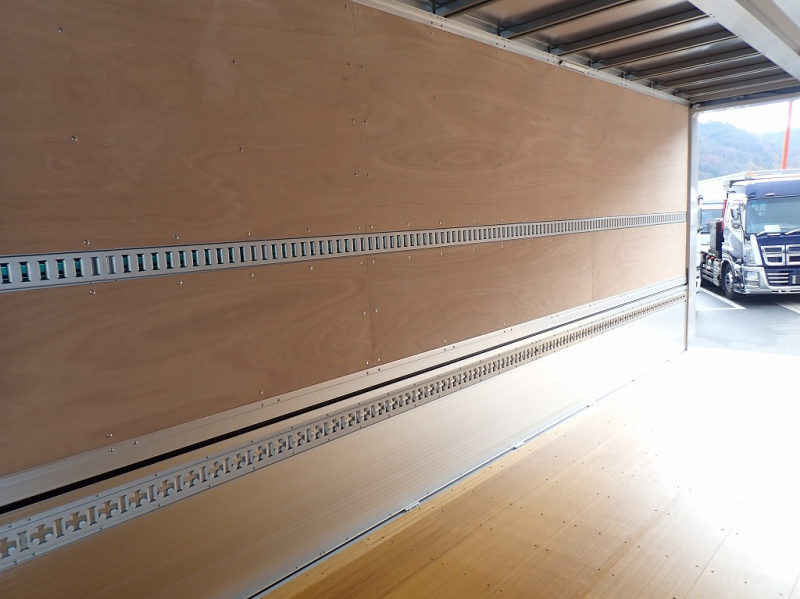 Ⅼ7270 ワイド 後輪エアサス ハイルーフ 240PS 6速|中古トラックの販売・買取・査定のアイナビ