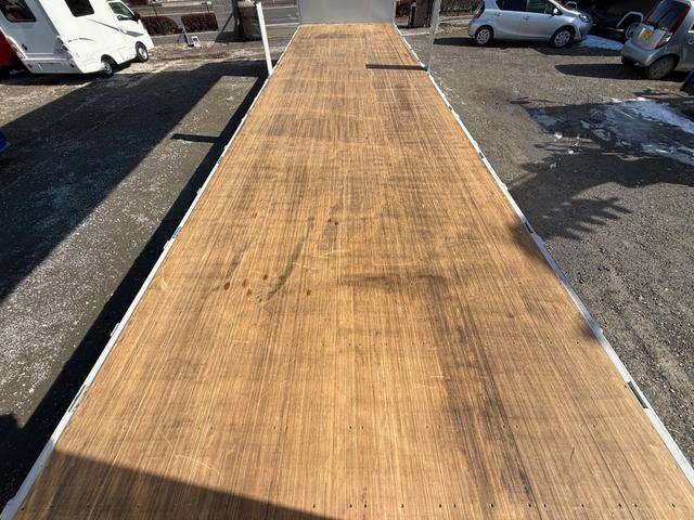 UDトラックス 乗用車 クオン|中古トラックの販売・買取・査定のアイナビ