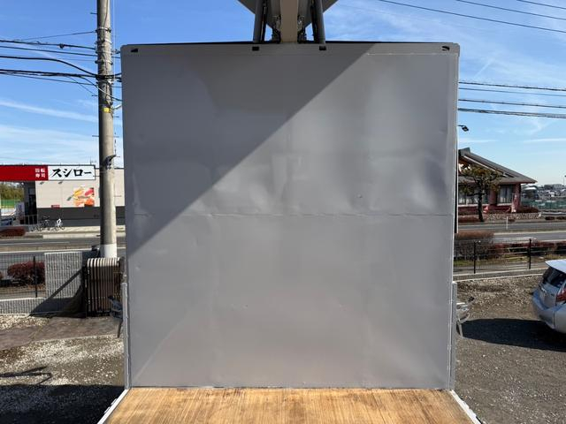 UDトラックス 乗用車 クオン|中古トラックの販売・買取・査定のアイナビ