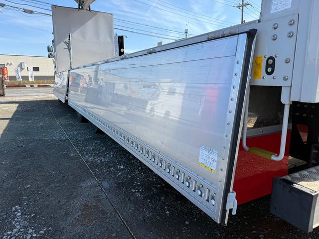 UDトラックス 乗用車 クオン|中古トラックの販売・買取・査定のアイナビ