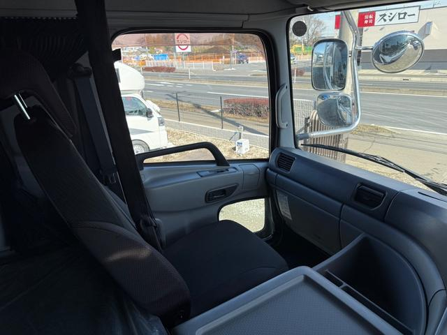 UDトラックス 乗用車 クオン|中古トラックの販売・買取・査定のアイナビ