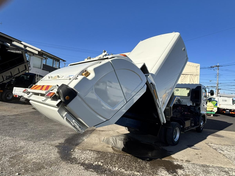 レンジャー 巻き込みパッカー車 新明和製8.4立米 積載2400kg|中古トラックの販売・買取・査定のアイナビ