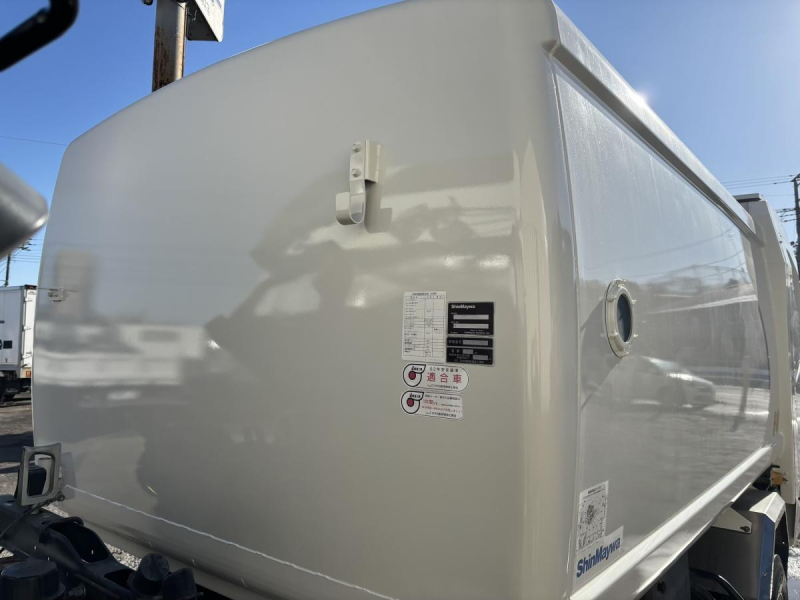 レンジャー 巻き込みパッカー車 新明和製8.4立米 積載2400kg|中古トラックの販売・買取・査定のアイナビ