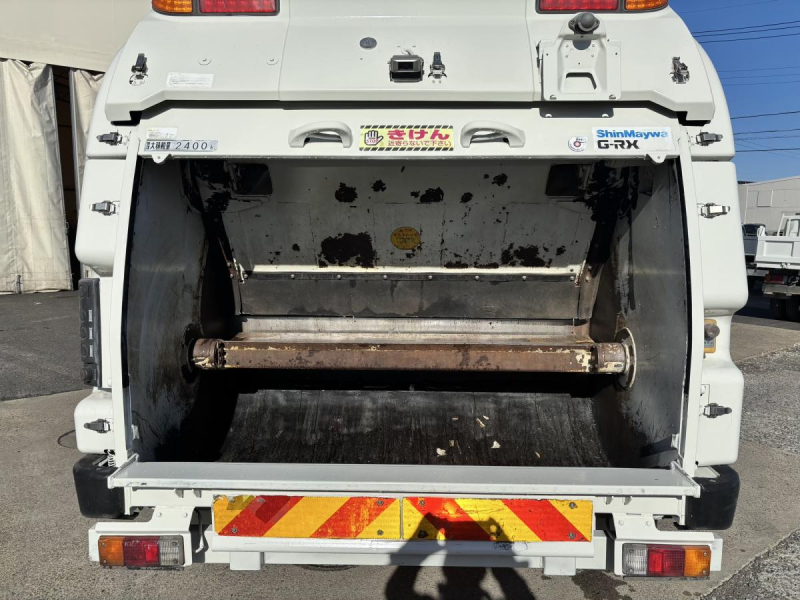 レンジャー 巻き込みパッカー車 新明和製8.4立米 積載2400kg|中古トラックの販売・買取・査定のアイナビ