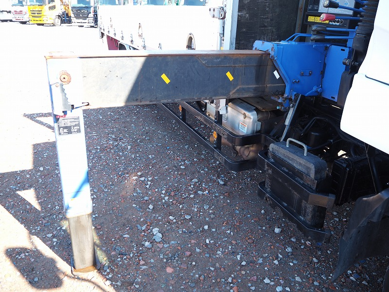 UDコンドル5段クレーンラジコンアルミブロック平ボディ|中古トラックの販売・買取・査定のアイナビ