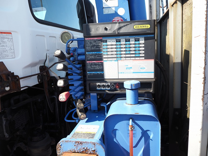 UDコンドル5段クレーンラジコンアルミブロック平ボディ|中古トラックの販売・買取・査定のアイナビ