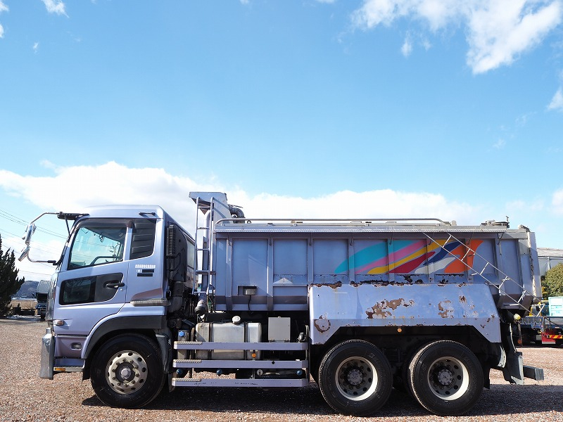 UDトラックスクオン汚泥運搬車汚泥ダンプタンク車ステン張|中古トラックの販売・買取・査定のアイナビ