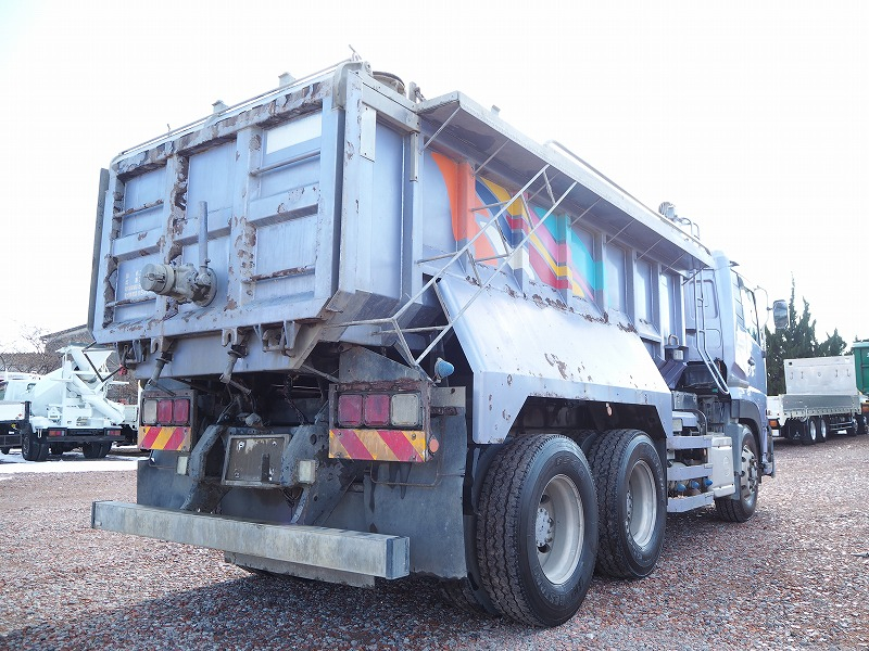 UDトラックスクオン汚泥運搬車汚泥ダンプタンク車ステン張|中古トラックの販売・買取・査定のアイナビ