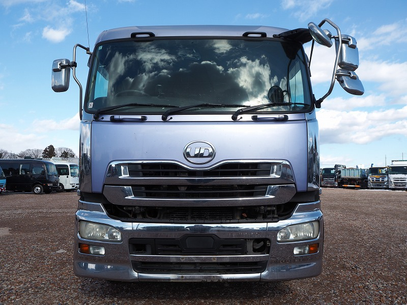 UDトラックスクオン汚泥運搬車汚泥ダンプタンク車ステン張|中古トラックの販売・買取・査定のアイナビ