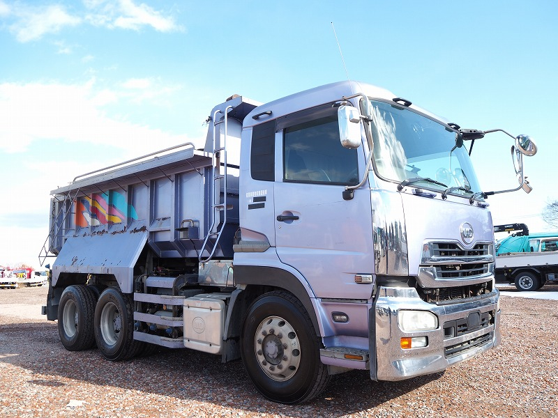 UDトラックスクオン汚泥運搬車汚泥ダンプタンク車ステン張|中古トラックの販売・買取・査定のアイナビ