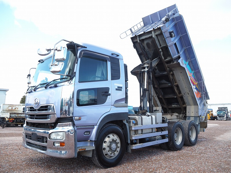 UDトラックスクオン汚泥運搬車汚泥ダンプタンク車ステン張|中古トラックの販売・買取・査定のアイナビ