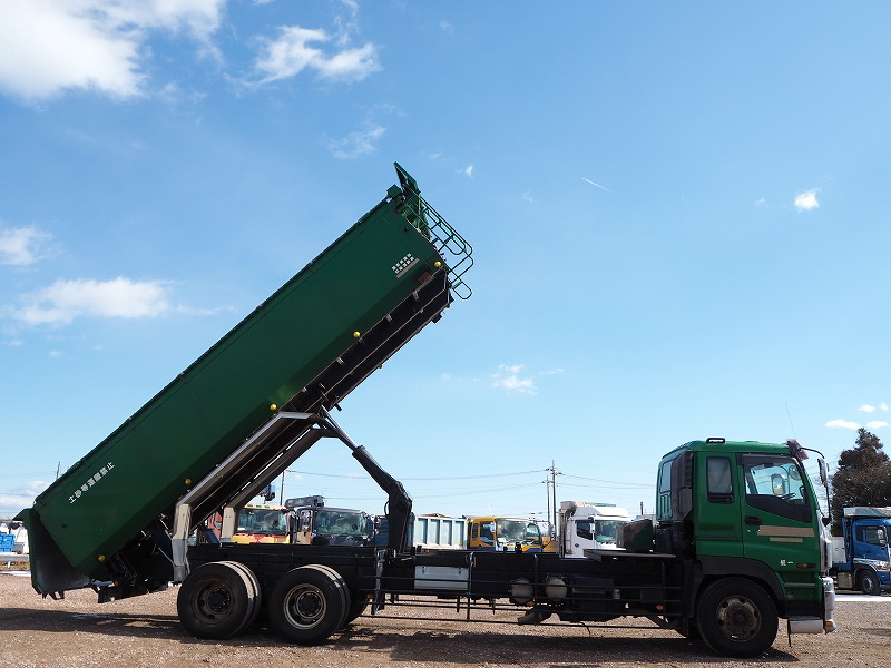 いすゞギガ21.5立米25t水密式深ダンプ|中古トラックの販売・買取・査定のアイナビ