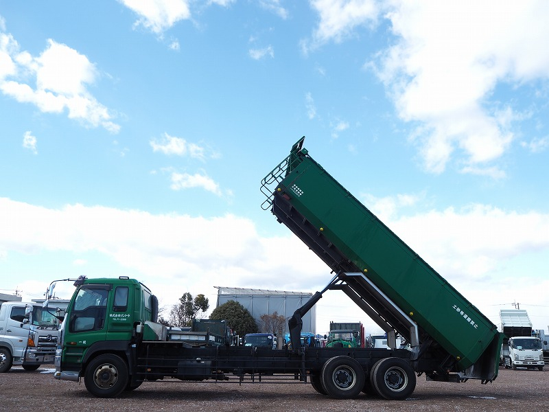 いすゞギガ21.5立米25t水密式深ダンプ|中古トラックの販売・買取・査定のアイナビ