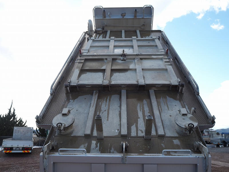 日野プロフィア汚泥運搬車汚泥ダンプタンク車|中古トラックの販売・買取・査定のアイナビ